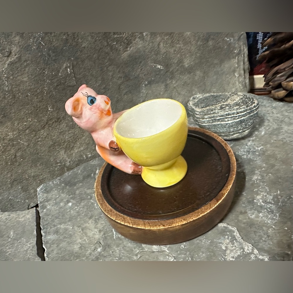 Little Piggy  Egg Cup - Picture 6 of 11